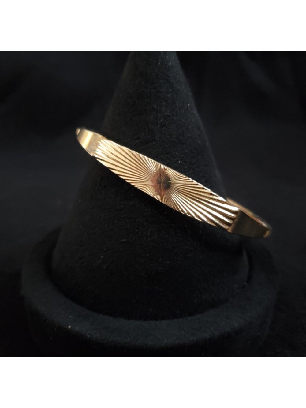 Vintage Cuff Bracelet Gold Tone Starburst 6.75"